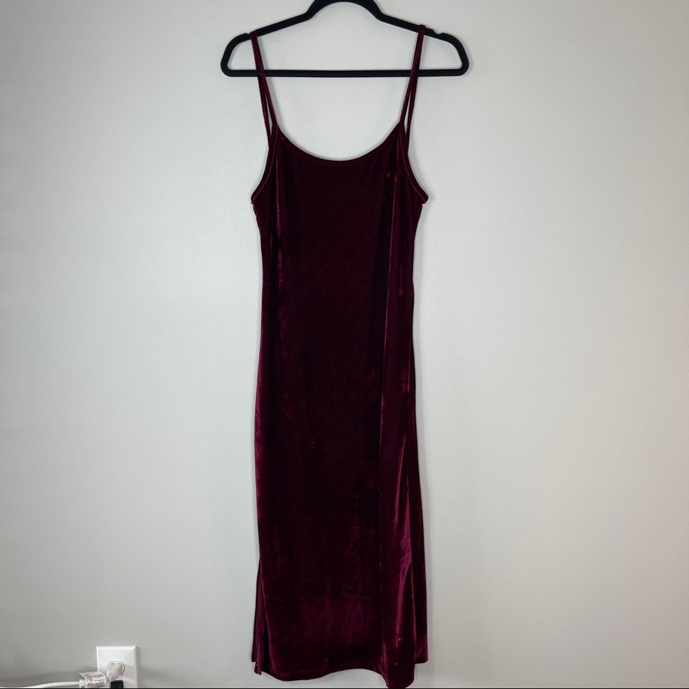 The Hanger Dress Womens Medium Purple Cranberry Velvet Midi Ladies